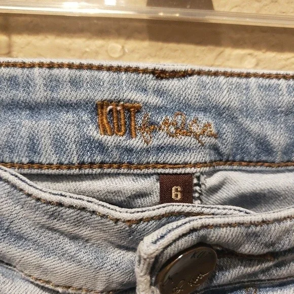 Kut From The Cloth Straight Leg Light Wash Jeans Size 6 - Picture 2 of 8